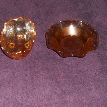 Carnavial glass bowls maker and pattern unkown ??