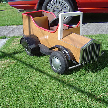 pedal car - Toys