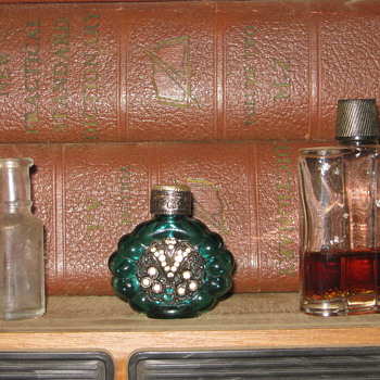 can anyone identify this - Bottles