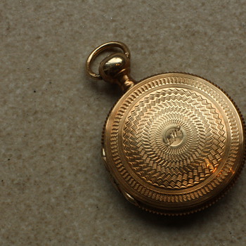 14 carat gold pocketwatch-style locket - Fine Jewelry