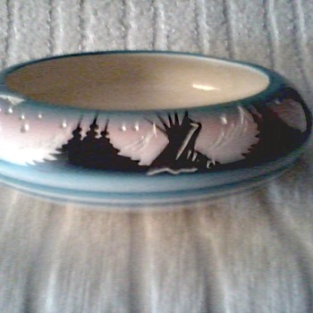 Navajo "Hozoni" Native American Pottery / Seed Bowl Hand Painted and Signed with Incised Details/ Circa 19 ?? - Native American