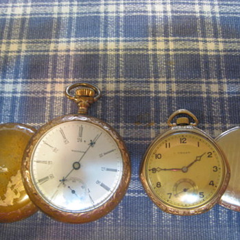 Wondering what year for both and smaller watch is Crest? Cant find Crest - Pocket Watches