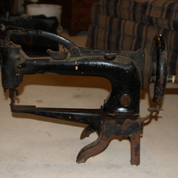 Unidentified Singer  Sewing Machine 1885