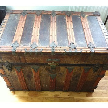 How old and where does it come from ? - Furniture