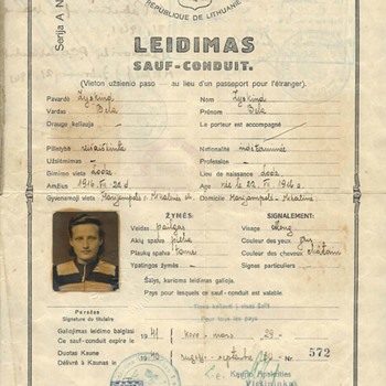 important WW2 Jewish refugee travel document/passport - Paper