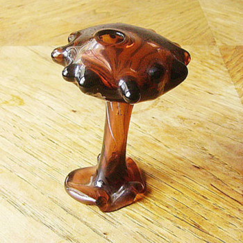 I think this is an unsigned piece by Kent Forrest Ipsen - Art Glass