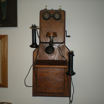 Unusual  Kellogg Wooden Wall Phone - Telephones