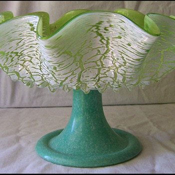KRALIK  (?) CRACKLE BOWL - Art Glass
