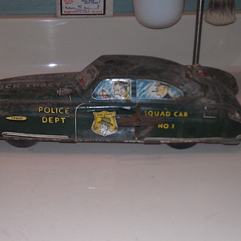 Old, dirty, beat up Dick Tracy Car - Model Cars