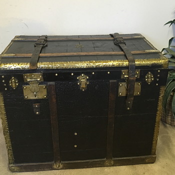 Antique French Trunk Louis Biancheri - Furniture