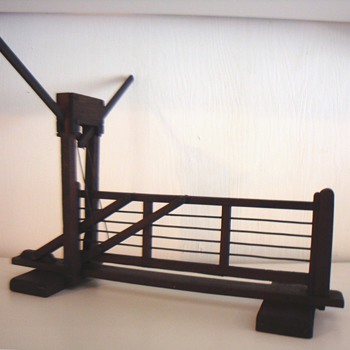 AUTOMATIC HORSEBACK GATE - Advertising