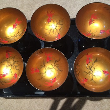 Lacqer tray and glasses with fish design - Asian