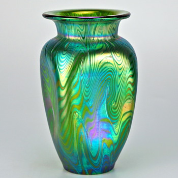 Loetz Phänomen Genre 7499 and Production Number 7499 with matching Loetz Pampas - Art Glass