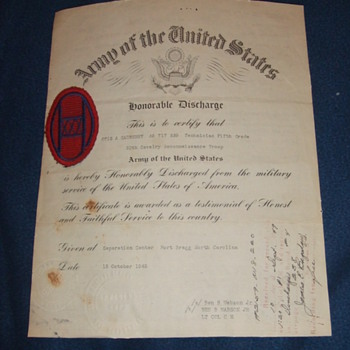 WW2 30th Division soldier patch and discharge paperwork - Military and Wartime