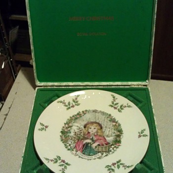 1978 Bone China Christmas Plate by Royal Doulton - Christmas