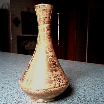 Stangl 24 kt. Hand Painted Vase / Granada Gold #4050 / Marked and Labled / Circa 1950's - Art Pottery