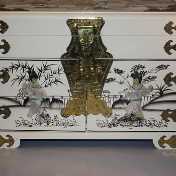 Asian jewelry box 