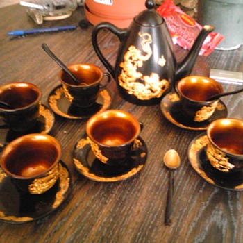 black lacquered tea set with gold dragon - Asian