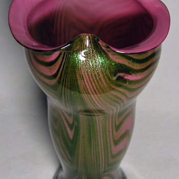 RINDSKOPF PINK & GREEN AVENTURINE VASE - Art Glass