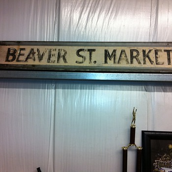 Signs and shots of the shop. - Coca-Cola