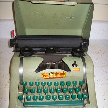 Tom Thumb Typewriter - Office