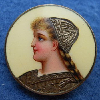 Little enamel portrait brooch. - Fine Jewelry