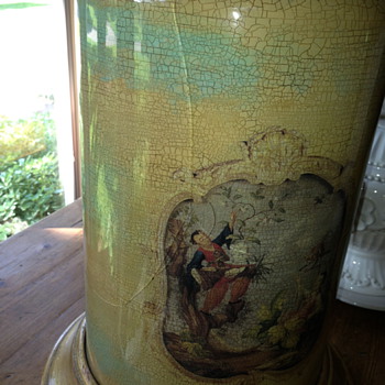 Vintage lamp with chinoiserie scene