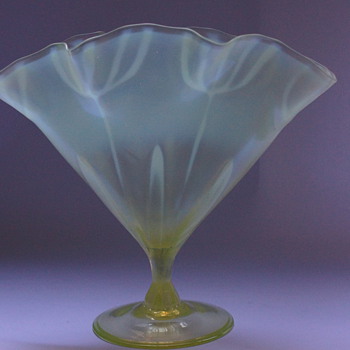 John Walsh Walsh Vase - Art Glass