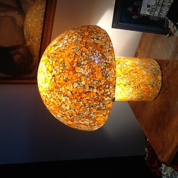 Mushroom lamp