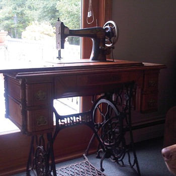 ~1901 Singer Treadle Sewing Machine - Sewing