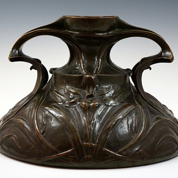Maurice Dufrene Large Cast Bronze Art Nouveau Vase - Art Nouveau