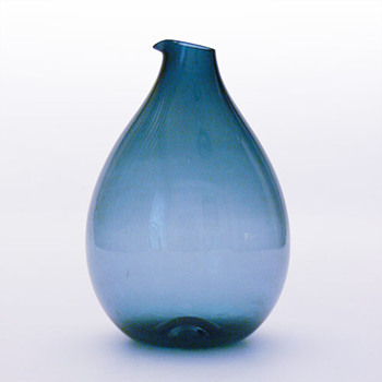 Blue jug, Kjell Blömberg (Gullaskruf, 1963) - Art Glass