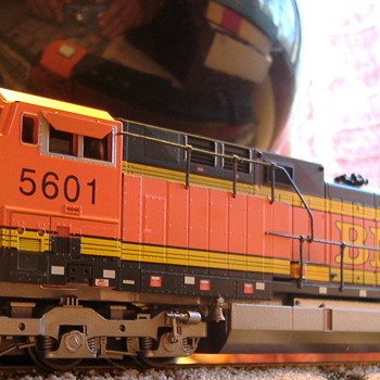 BNSF #5601 AC44CW HO scale - Model Trains