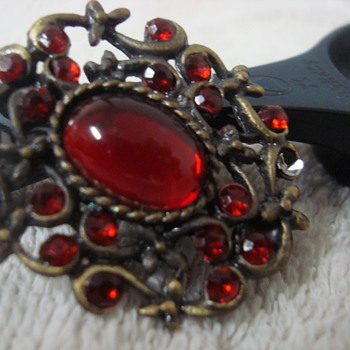 Beautiful pendant - Costume Jewelry