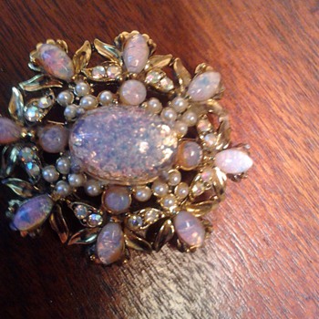 HollyCraft Opal brooch