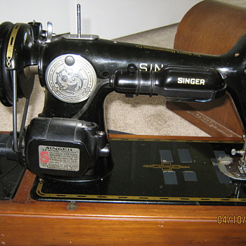 Vintage Singer Sewing Machine