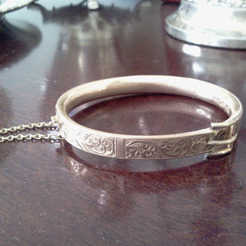 vintage bangle