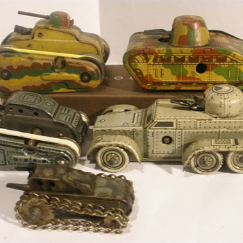 Miniture tin wind ups, military edition! Mixed makers, Gama, Kellermann, German and Japanese.  - Model Cars