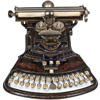 Crandall 1 typewriter - 1883 - Office