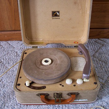 1956 Victor Victrola - Records