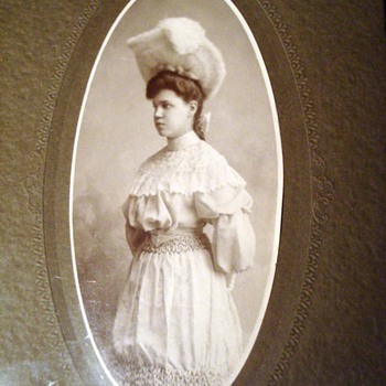 Ladies in Hats II: Big Hats