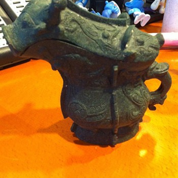 Giraffe,Tiger, Pig and Duck goblet/holder? Help? 