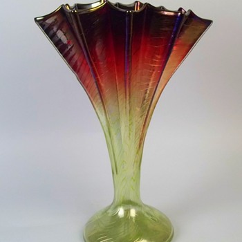Large Scale Rindskopf Pepita Fan Vase - Art Glass