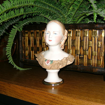 porcelain bust - Art Pottery