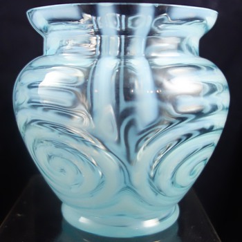 Harrach Floret opalescent glass vase, aka Target Swirl, ca. 1890 - Art Glass