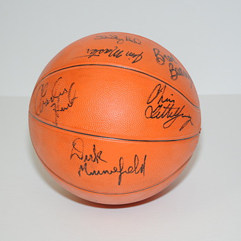 University of Kentucky Signed Basketball - Basketball