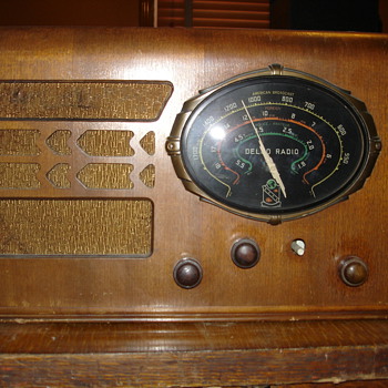 Antique Delco wood radio - Radios