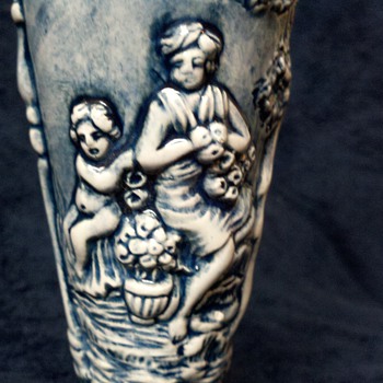 Capo Di Monte ewer with cherubs in Garden of Eden