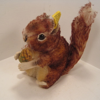 Steiff's Perri the Squirrel - Dolls