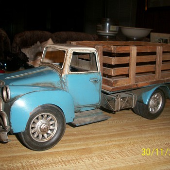 metal truck with lots of petina!! very old! it measures 6"x16" wooden box on back (no markings - Model Cars